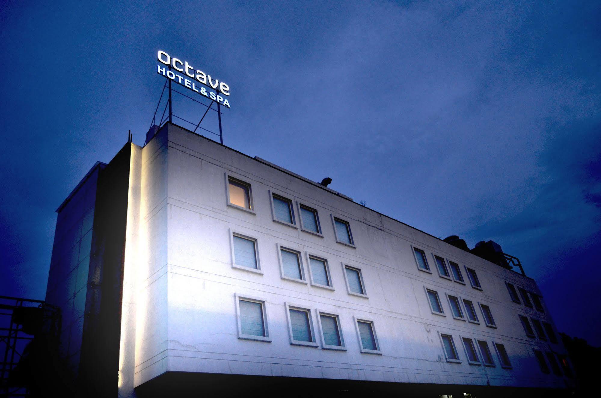 העיר בנגלור Octave Hotel & Spa - Sarjapur Road מראה חיצוני תמונה